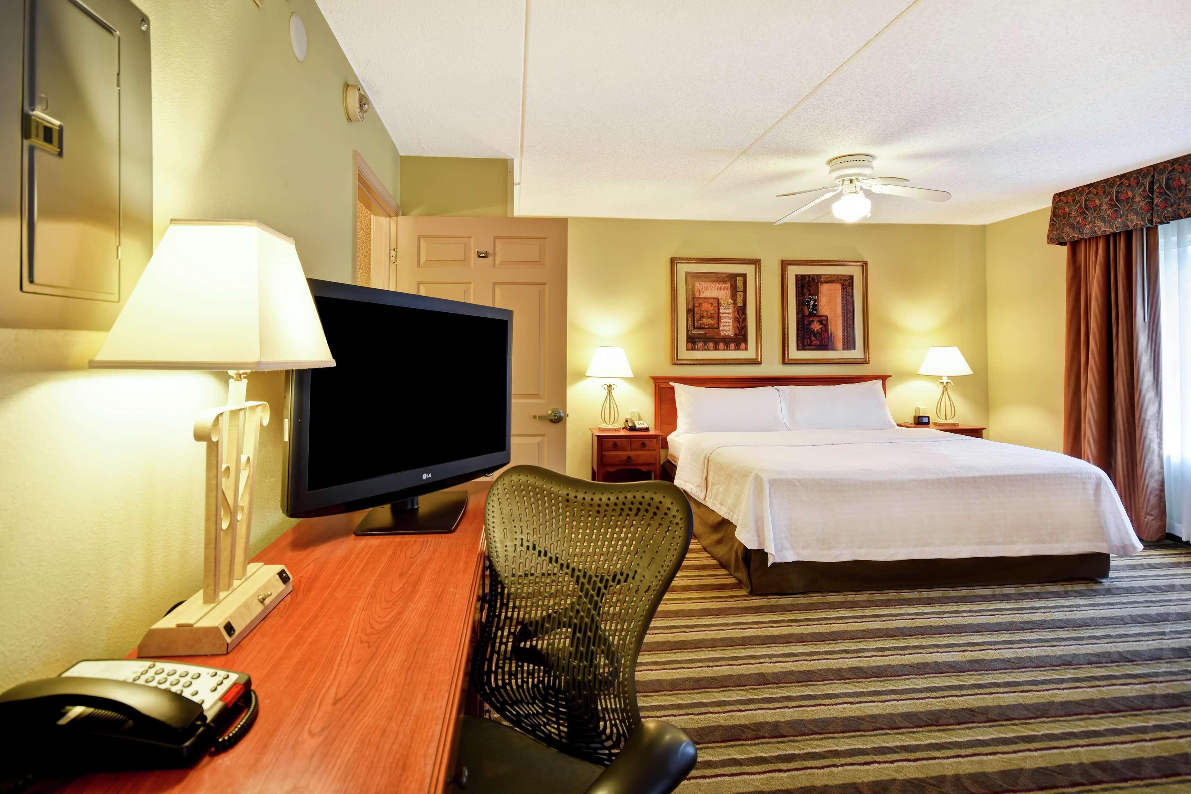 Homewood Suites By Hilton Честер Экстерьер фото