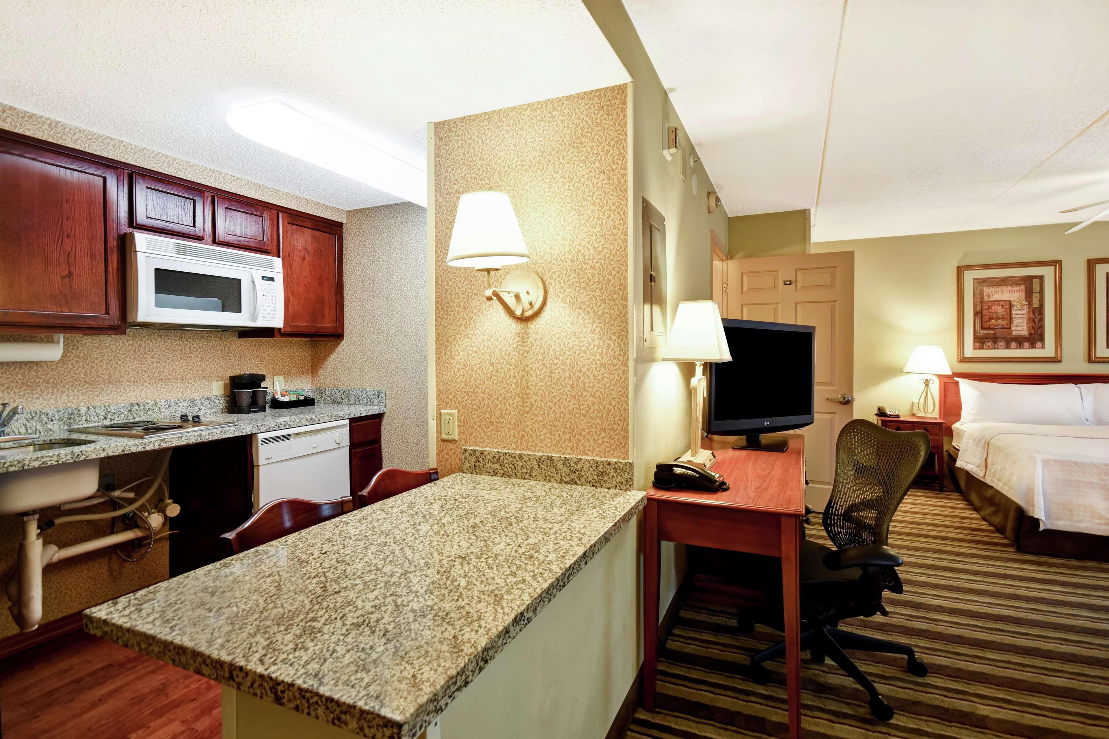 Homewood Suites By Hilton Честер Экстерьер фото